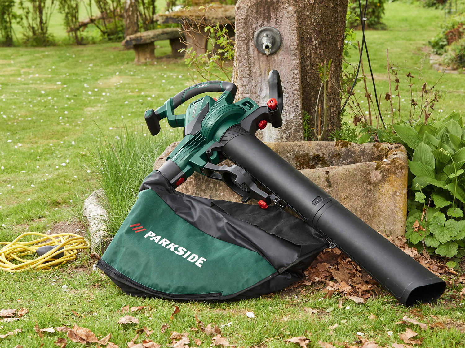 Soffiatore, aspiratore, trituratore per foglie Parkside, prezzo 39.99 €
- Facile ...