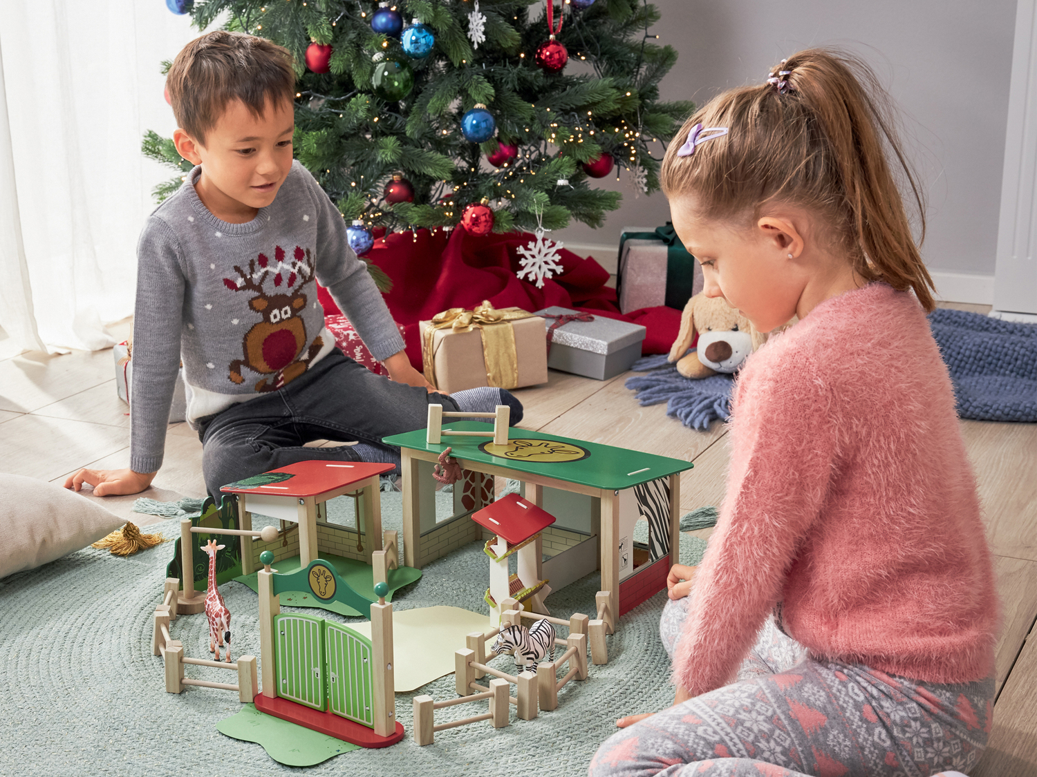 Fattoria o zoo in legno Playtive, prezzo 17.99 &#8364; 

Caratteristiche

- ...