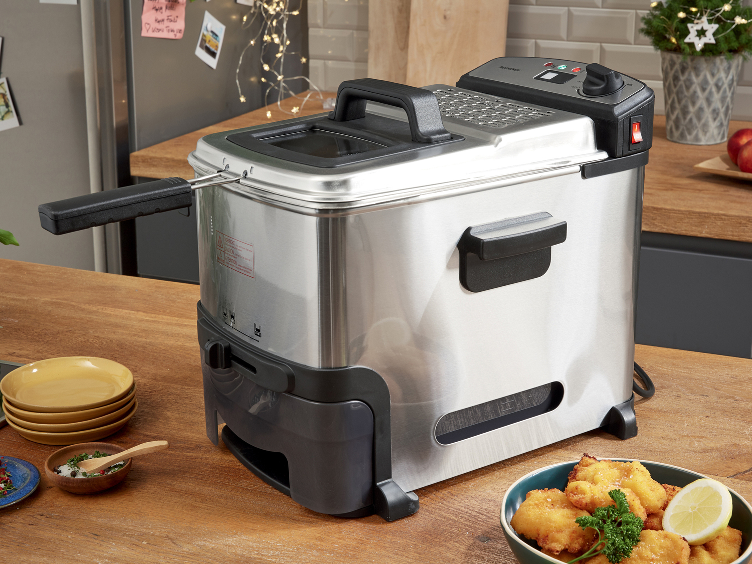 Friggitrice Silvercrest Kitchen Tools, prezzo 69.00 €
- Con funzione di filtraggio ...