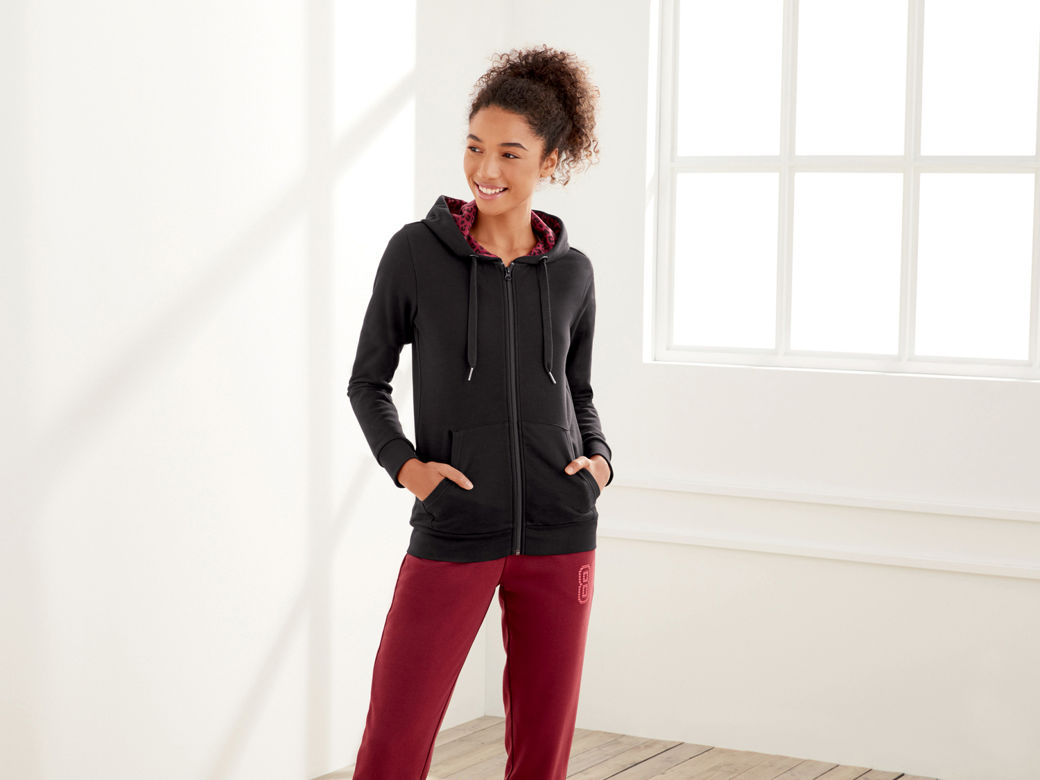 Felpa sportiva da donna Crivit, prezzo 11.99 €
Misure: XS-L
Taglie disponibili
Caratteristiche
- ...