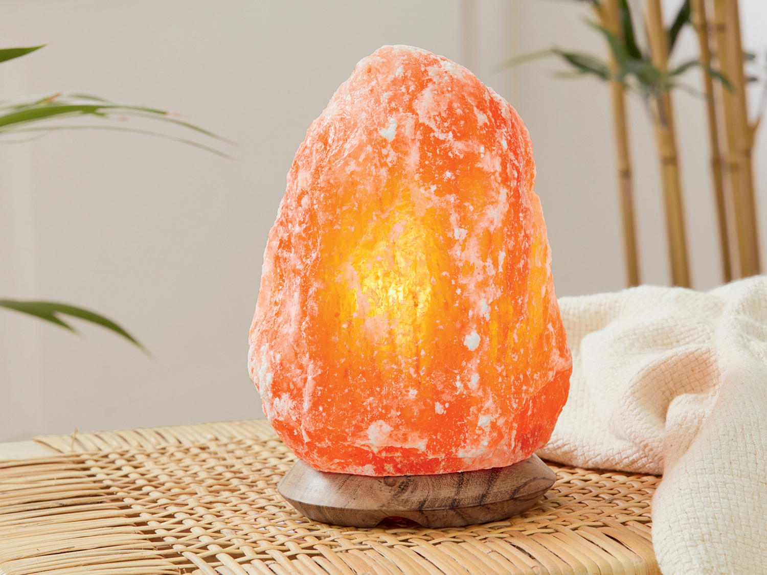 Lampada ai cristalli di sale Livarno Lux, prezzo 11.99 €
- Lavorata a mano
- ...