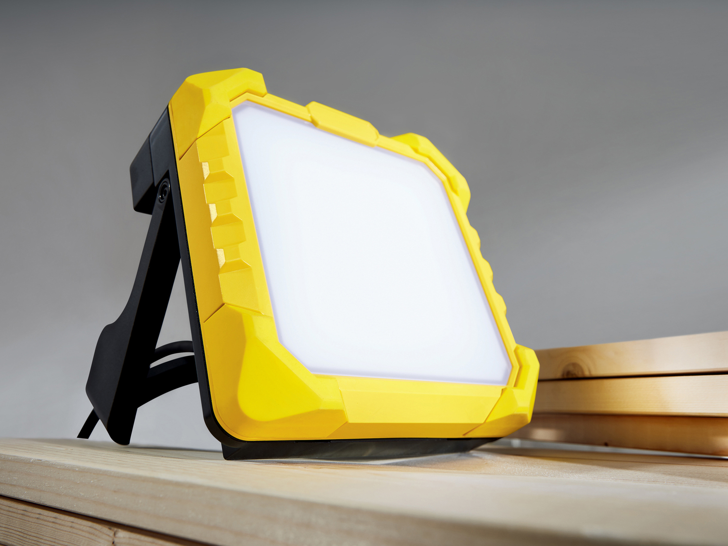Faro LED da lavoro Parkside, prezzo 29.99 €
- Per ambienti interni ed esterni
- ...