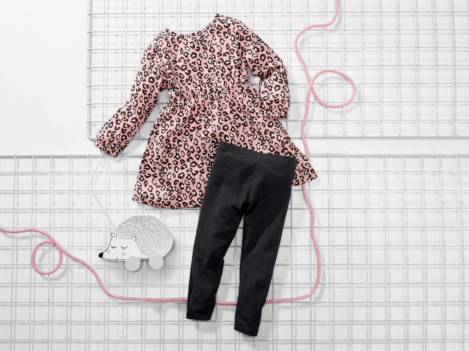 Completo vestitino e leggings da bambina Lupilu, prezzo 8.99 €
Misure: ...