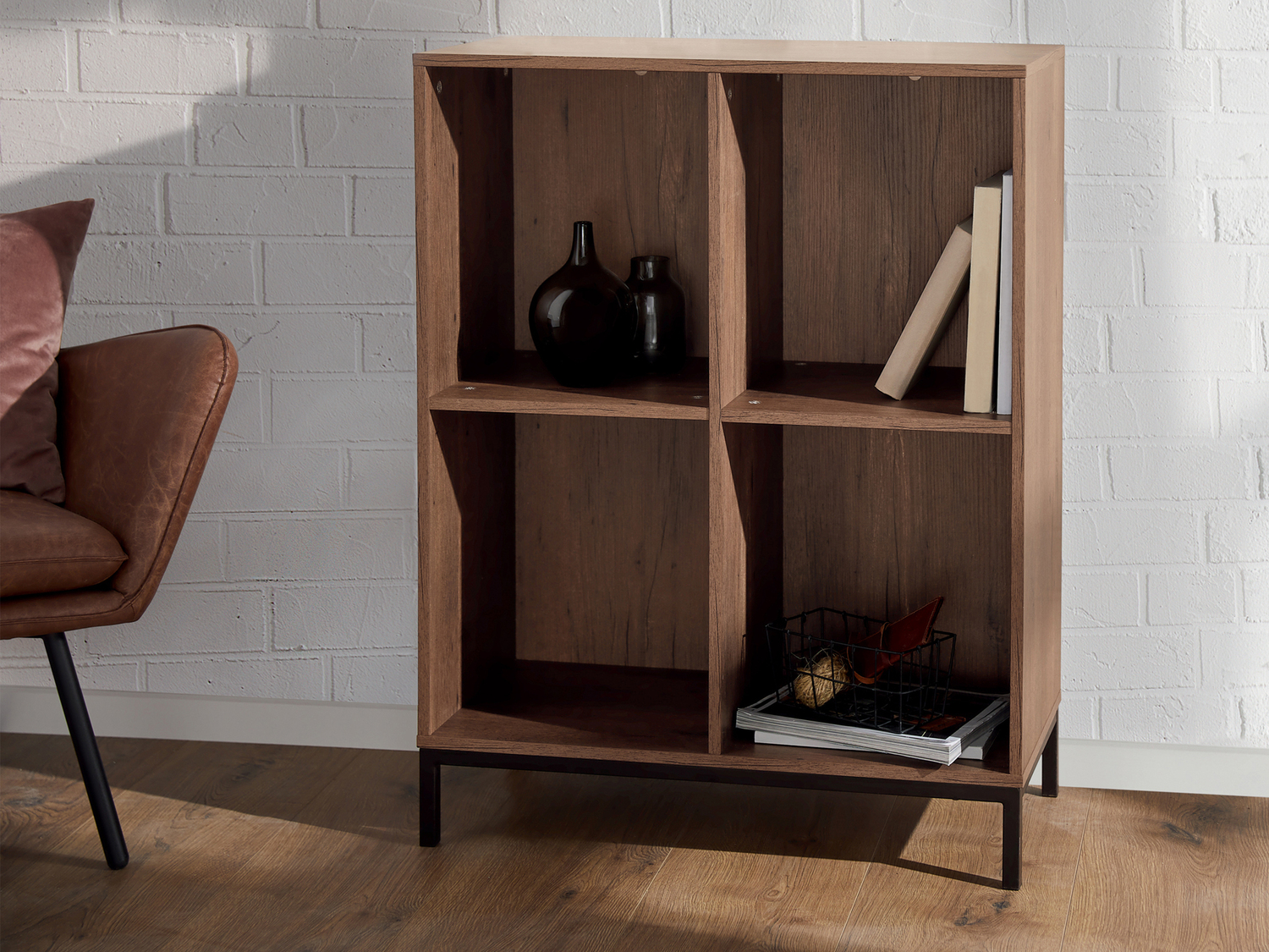 Scaffale a 4 scomparti Livarno Living, prezzo 59.00 €
- Materiale di montaggio ...