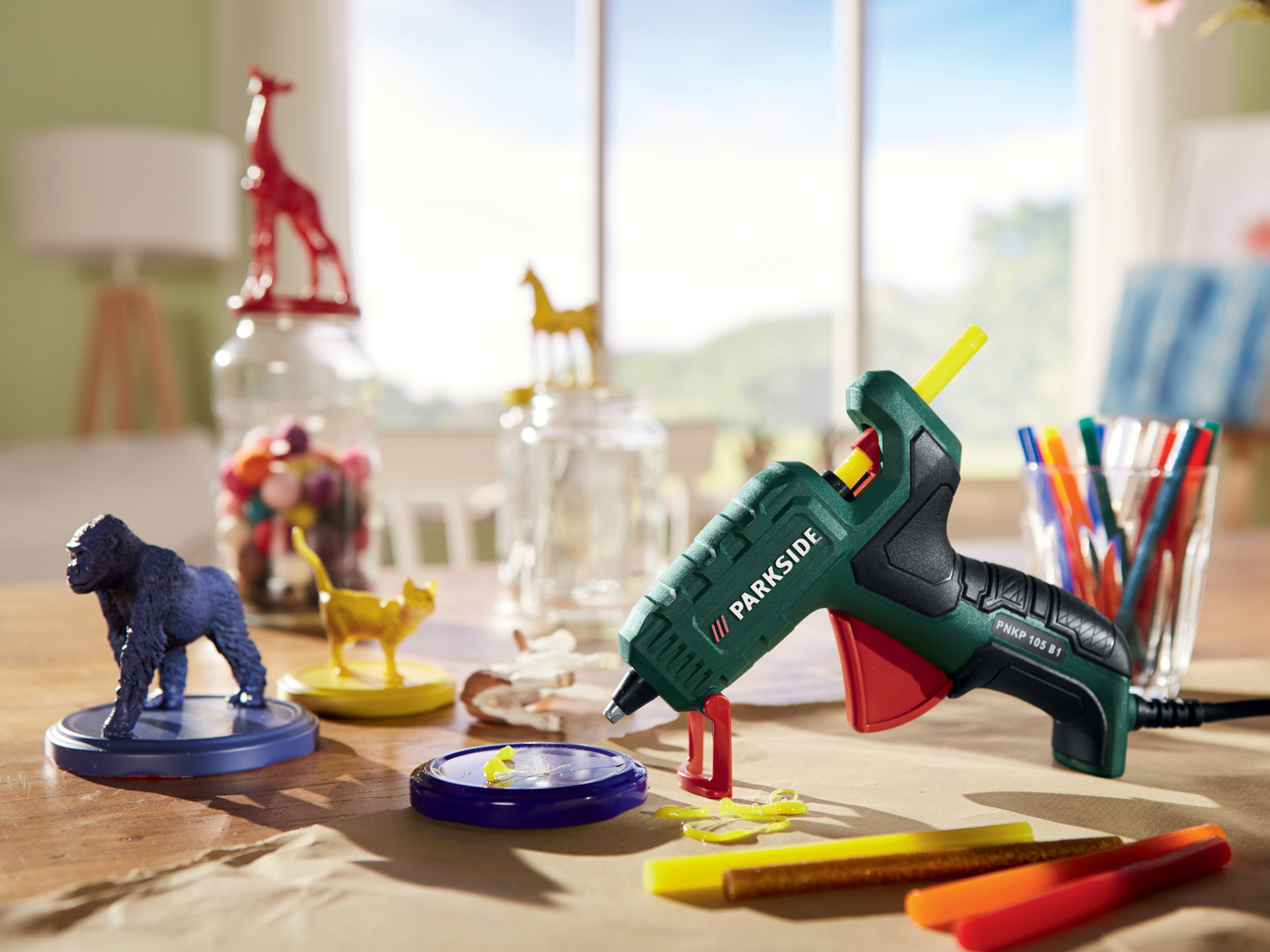 Pistola per colla a bassa temperatura Parkside, prezzo 4.99 €
- Per decorare ...