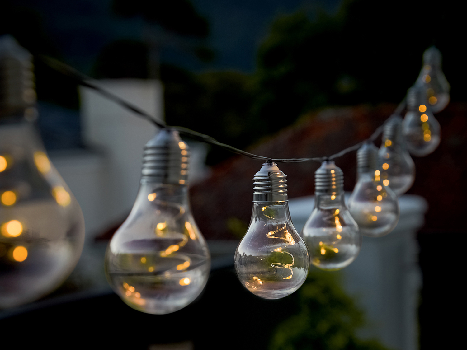 Catena luminosa ad energia solare Melinera, prezzo 8.99 €
- 10 lampadine ...