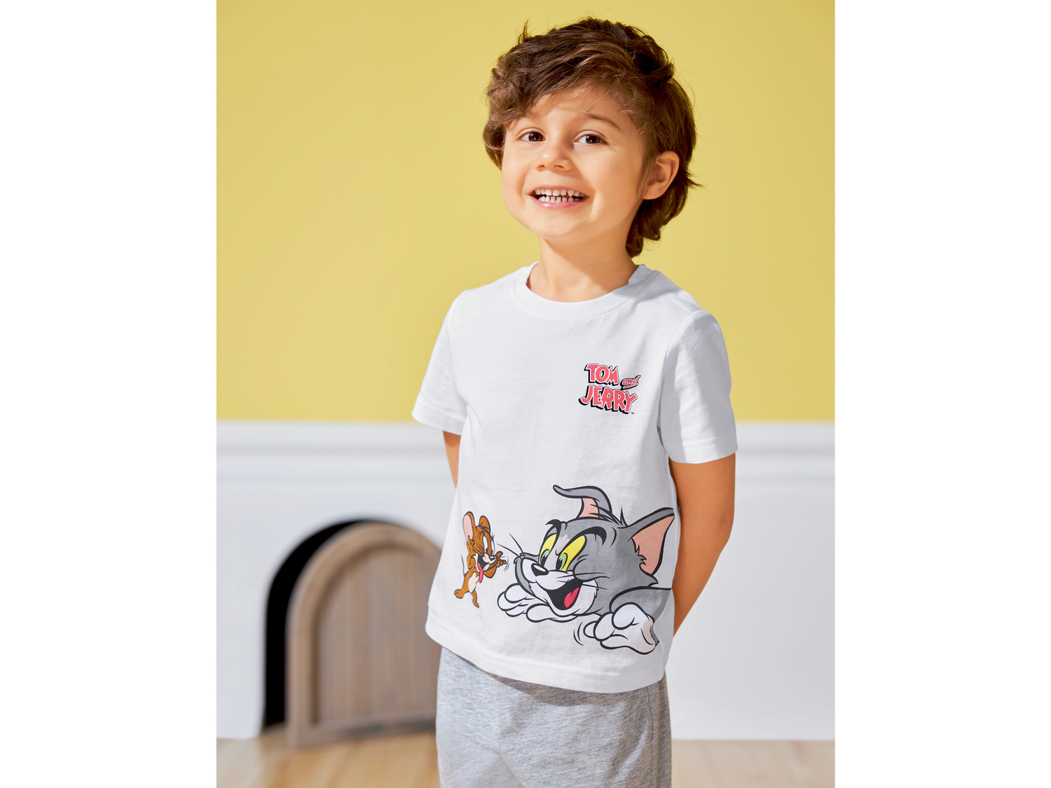 T-Shirt da bambino Tom-and-jerry, prezzo 2.99 &#8364; 
Misure: 1-6 anni 
- 
Puro ...