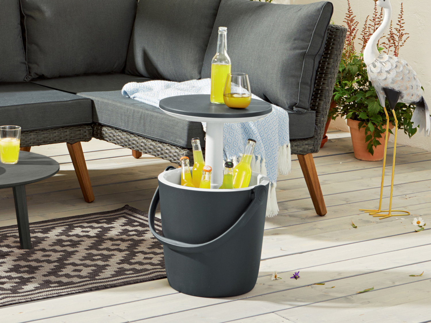 Tavolino con frigo bar Florabest, prezzo 65.00 &#8364; 
- Scomparto integrato ...