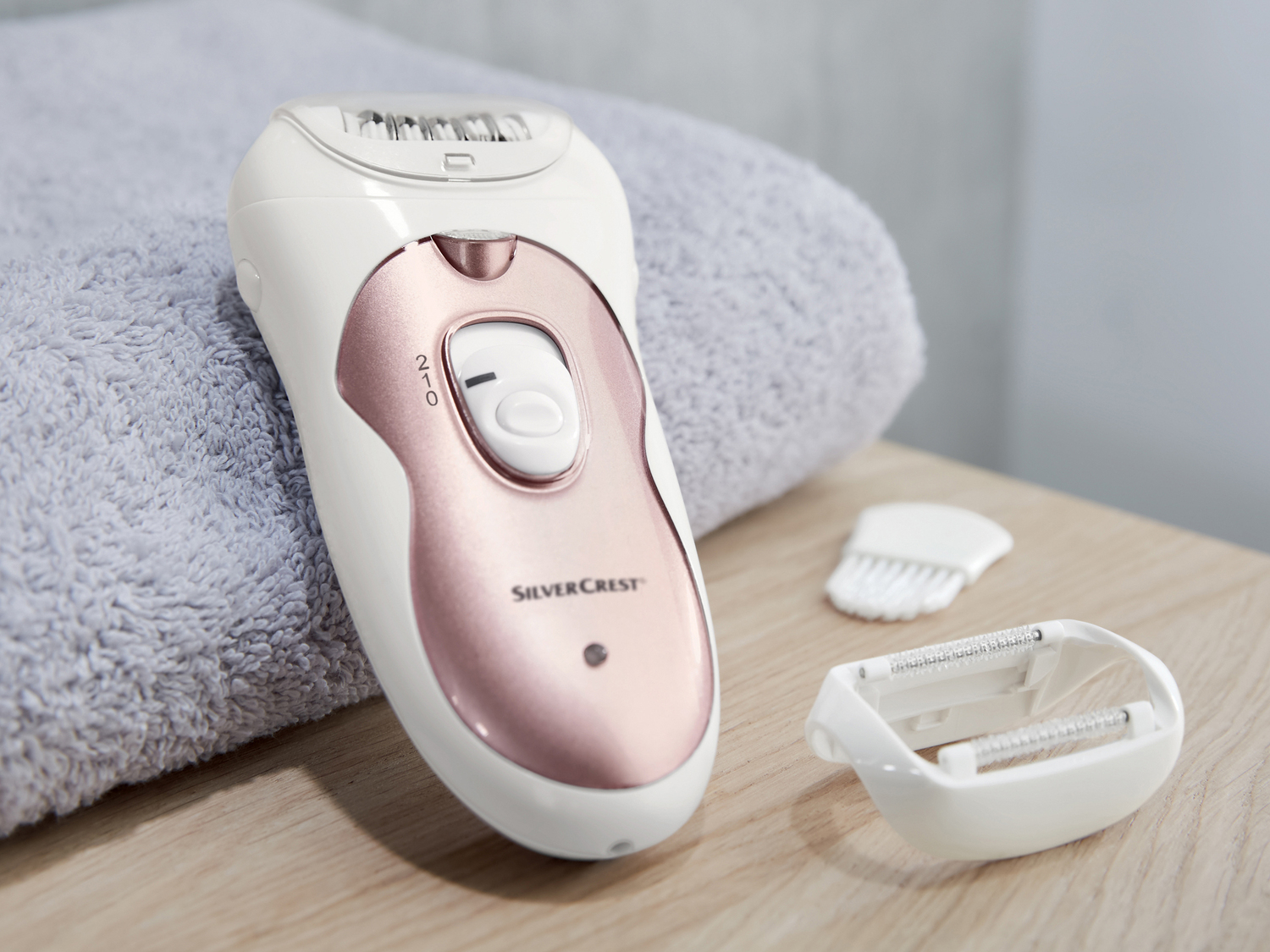 Epilatore elettrico Silvercrest Personal Care, prezzo 14.99 €
- Con 2 ...