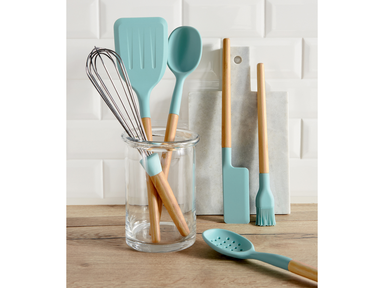 Utensile da cucina in silicone e bambù Ernesto, prezzo 2.49 &#8364; 

Caratteristiche
 ...