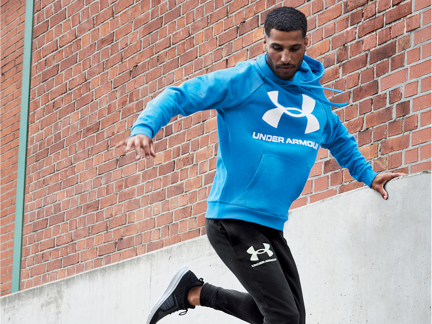 Pantaloni sportivi da uomo Under Armour , prezzo 34.99 €
Misure: M-XXL
Taglie ...