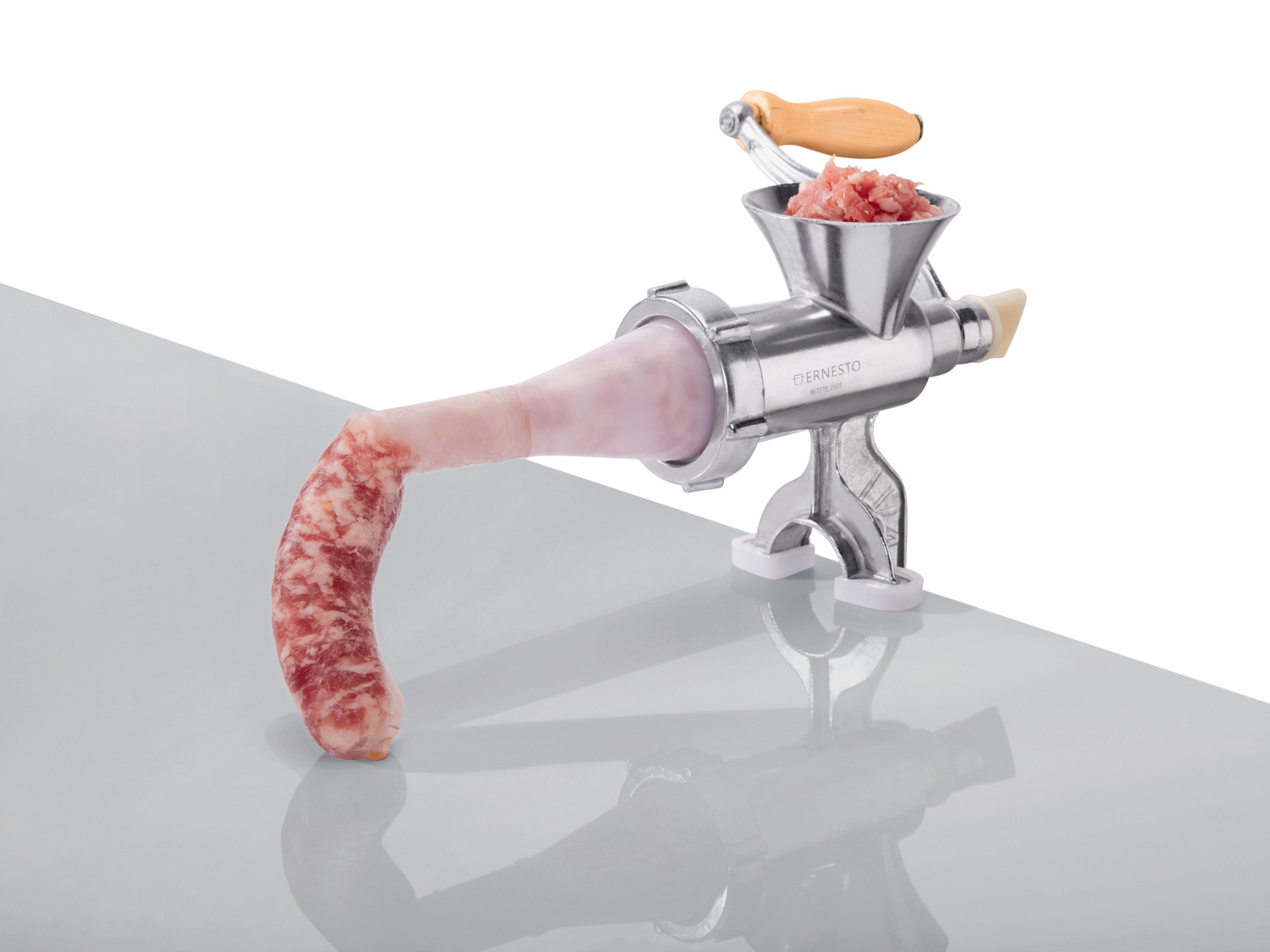Tritacarne manuale Ernesto, prezzo 9.99 €
- Per piani di tavolo fino ...