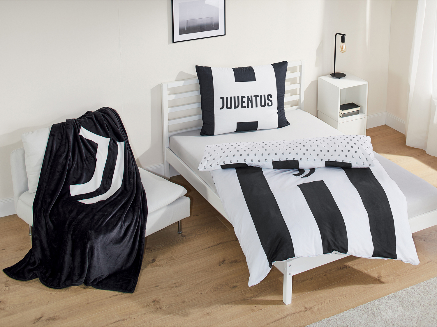 Parure copripiumino singolo Juventus, prezzo 24.99 €
- Puro cotone
- Federa: ...