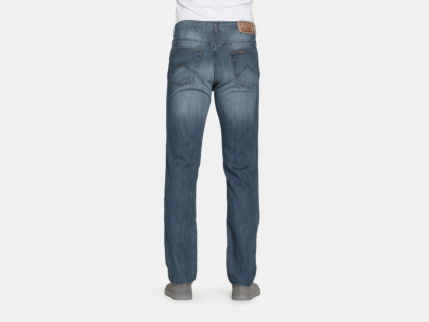 Jeans da uomo Carrera, prezzo 29.99 €
Misure: 46-56
- Modello 700-941A
Taglie ...