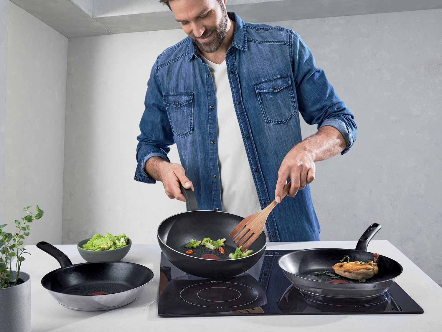 Padella Wok Tefal, prezzo 29.99 €
Ø 28 cm
- La clessidra sulla padella ...