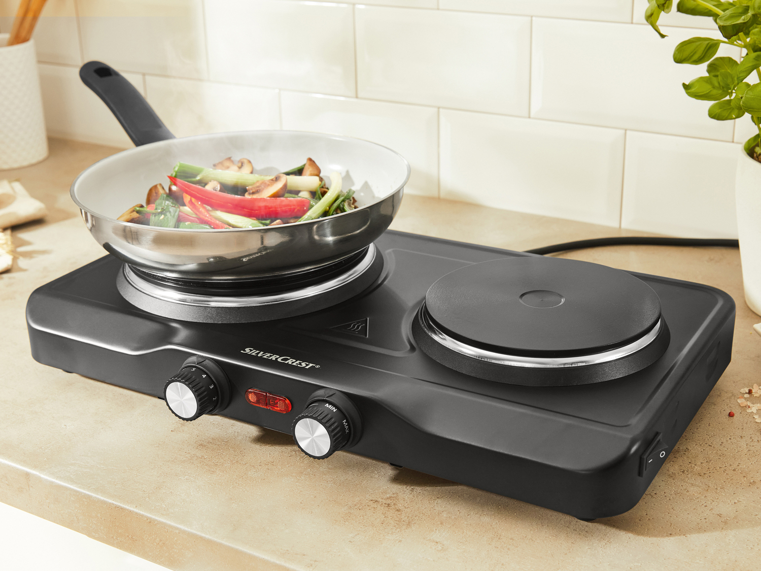 Fornello elettrico doppio Silvercrest Kitchen Tools, prezzo 29.99 €
- ...