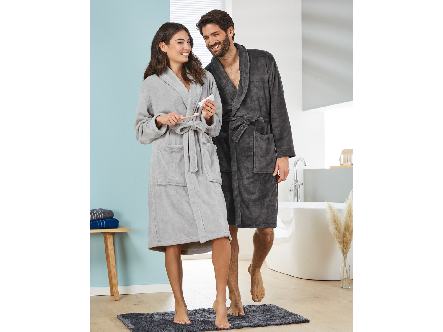 Accappatoio Livarno, prezzo 11.99 €
Misure: S-L
- In microfibra assorbente
- ...