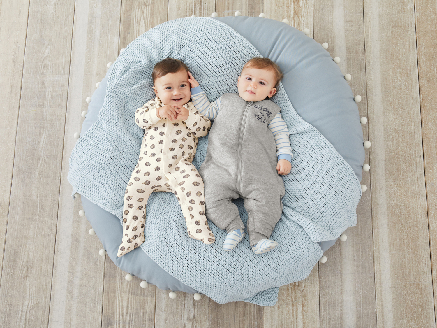 Pigiama intero da neonato Lupilu-new, prezzo 4.99 €
Misure: 1-24 mesi ...