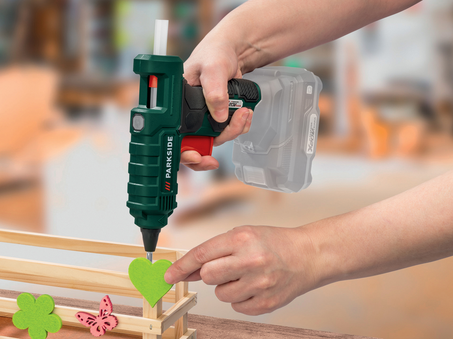 Pistola per colla a caldo ricaricabile Parkside, prezzo 19.99 €
Prodotto ...