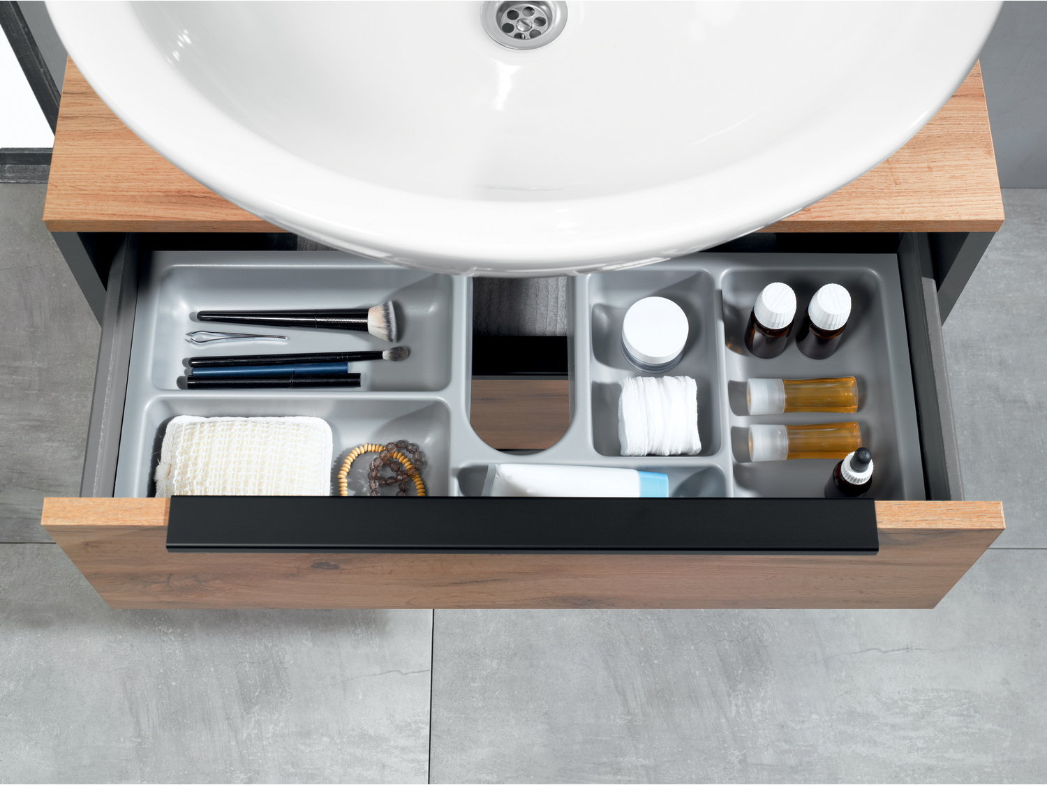 Mobiletto sottolavabo Livarno, prezzo 89.00 €
- Cassetti con sistema ...