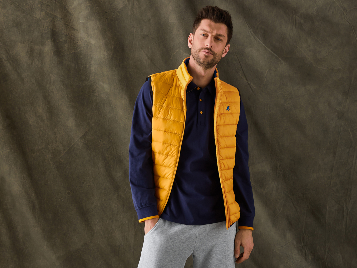 Gilet Lightweight da uomo Livergy-arancione, prezzo 19.99 €
Misure: S-XL ...