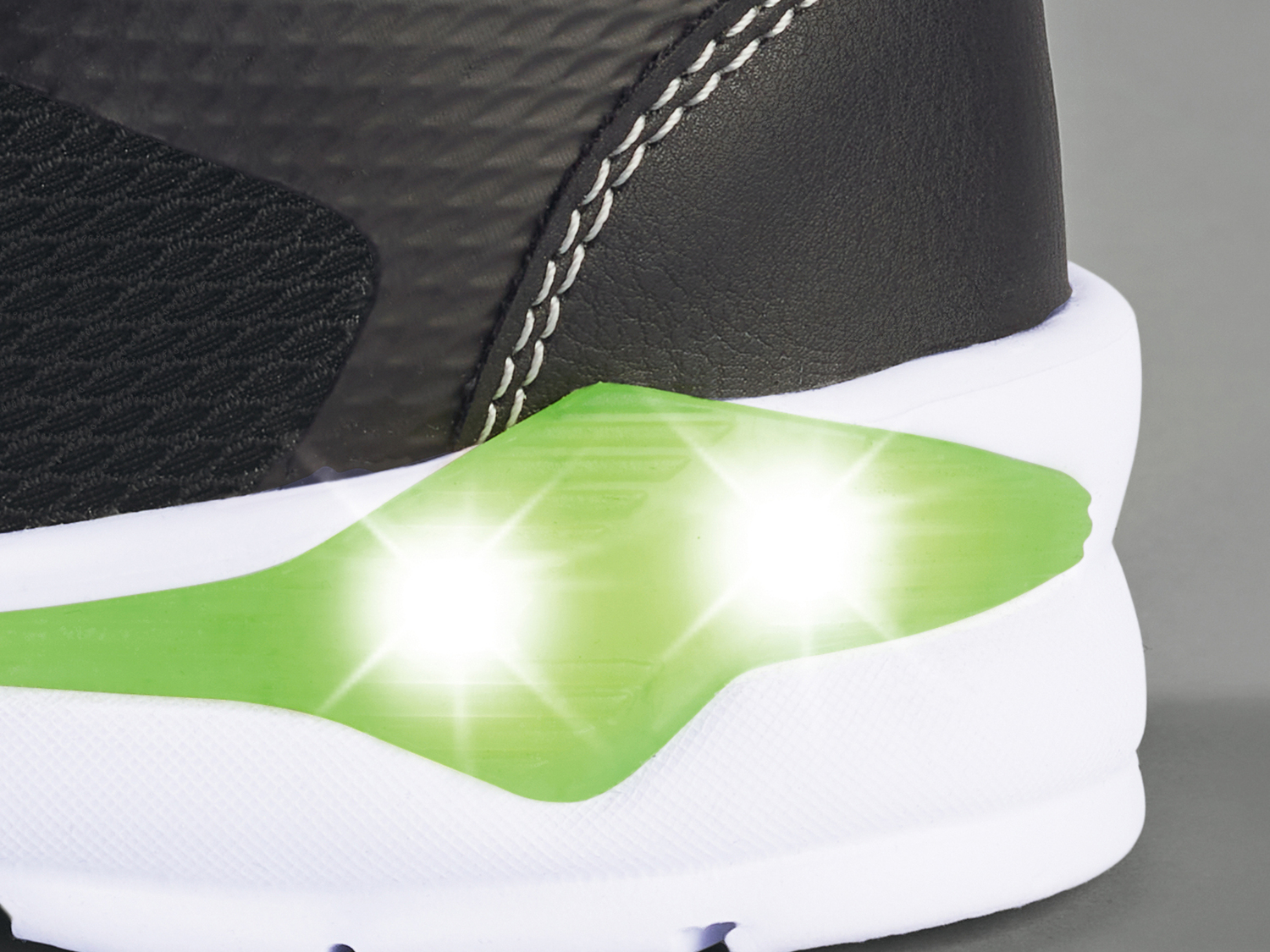 Scarpe da bambino con luci Lupilu-new, prezzo 9.99 €
Misure: 25-30
- ...