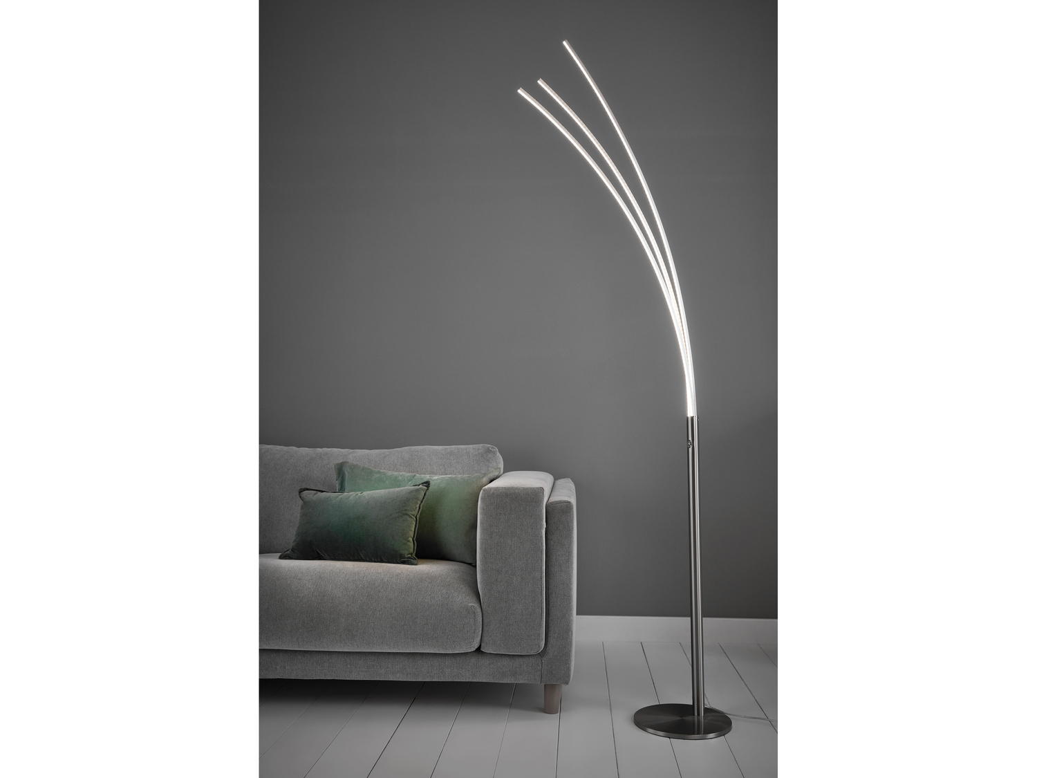 Piantana LED Livarno, prezzo 49.00 €
Risparmia energia elettrica con ...