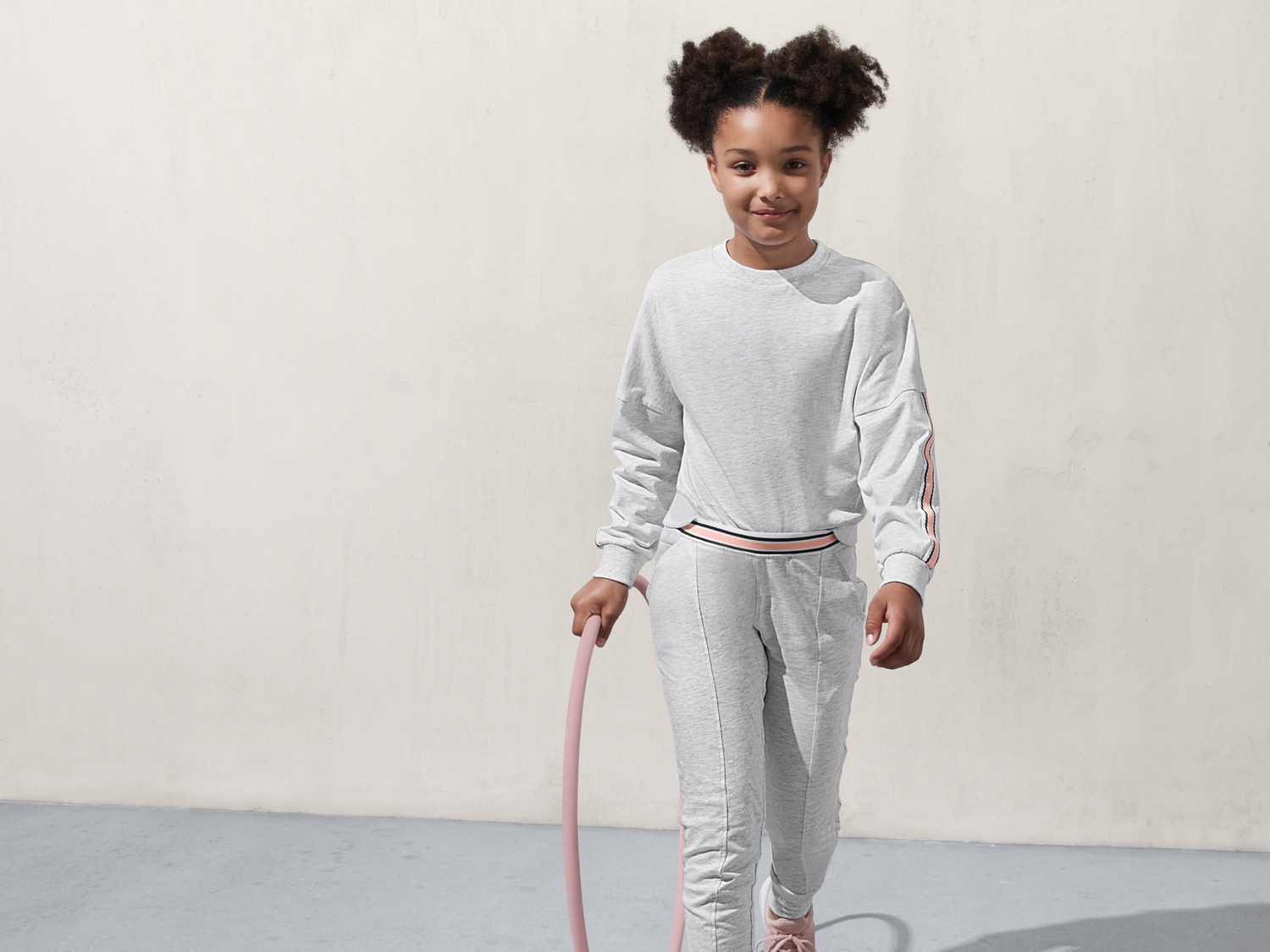 Tuta da bambina Pepperts_nero, prezzo 11.99 €
Misure: 6-14 anni
Taglie disponibili
Caratteristiche
- ...