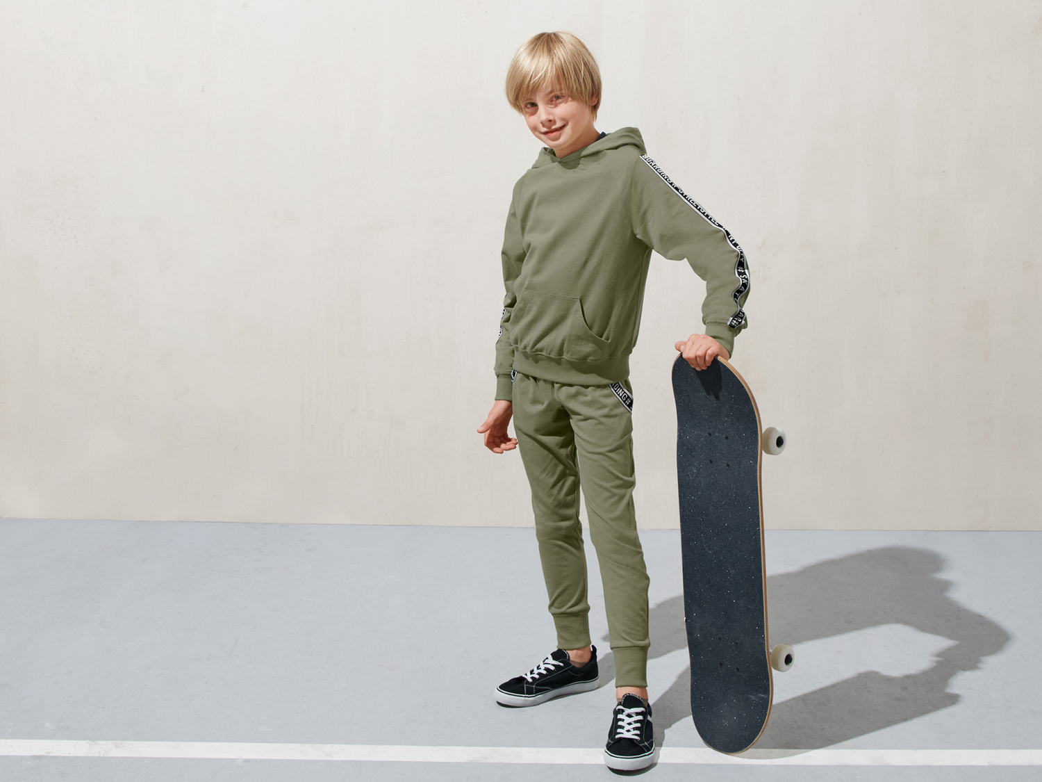 Tuta da bambino Pepperts_nero, prezzo 11.99 €
Misure: 6-14 anni
Taglie disponibili
Caratteristiche
- ...