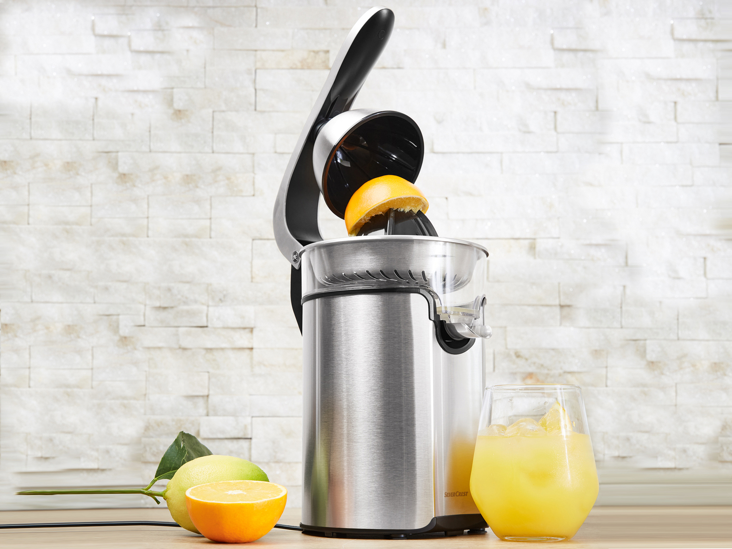 Spremiagrumi elettrico Silvercrest Kitchen Tools, prezzo 34.99 €
- Accensione/spegnimento ...