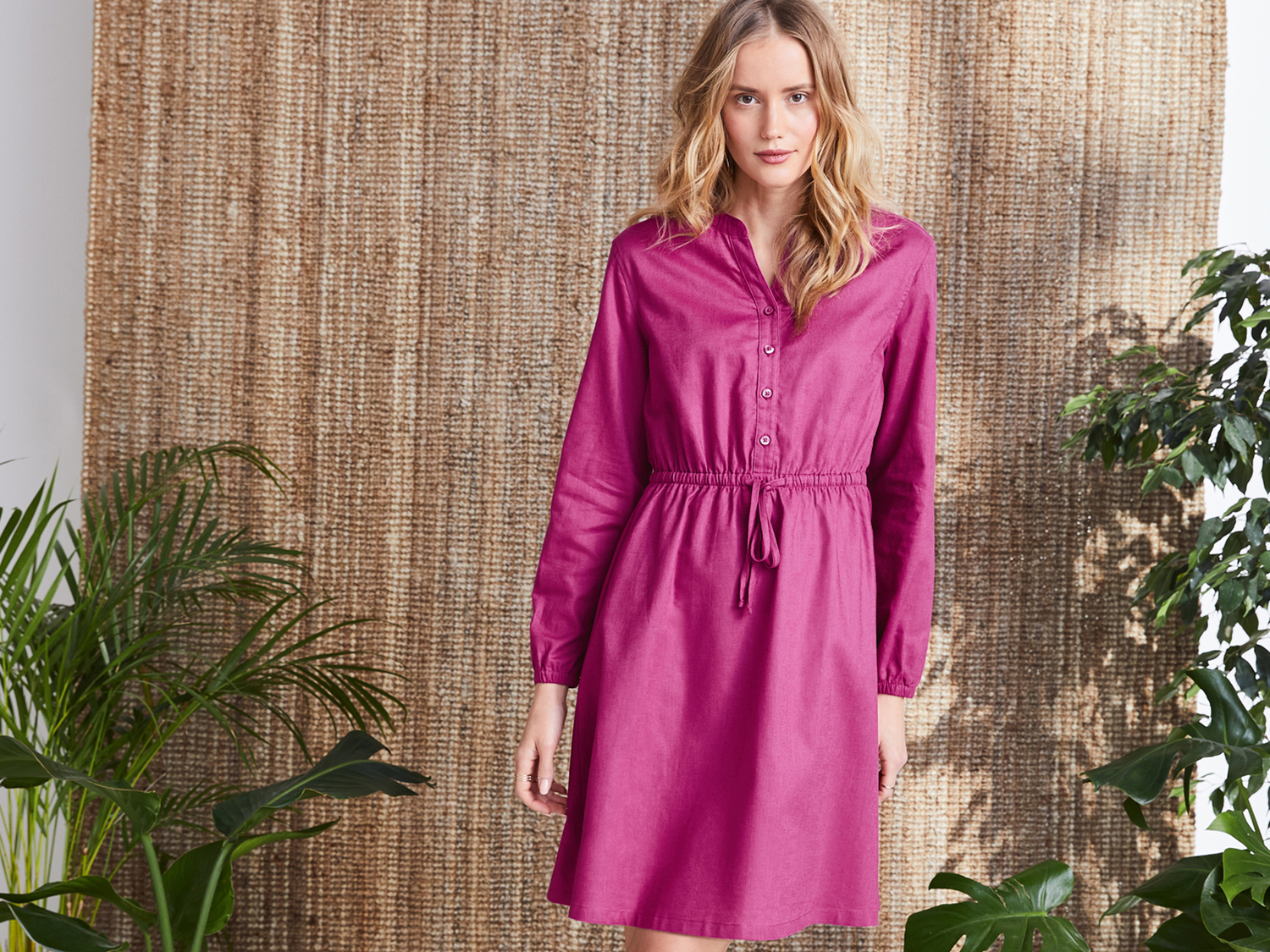 Vestito in canapa da donna Esmara, prezzo 14.99 €
Misure: 38-48
- Con ...