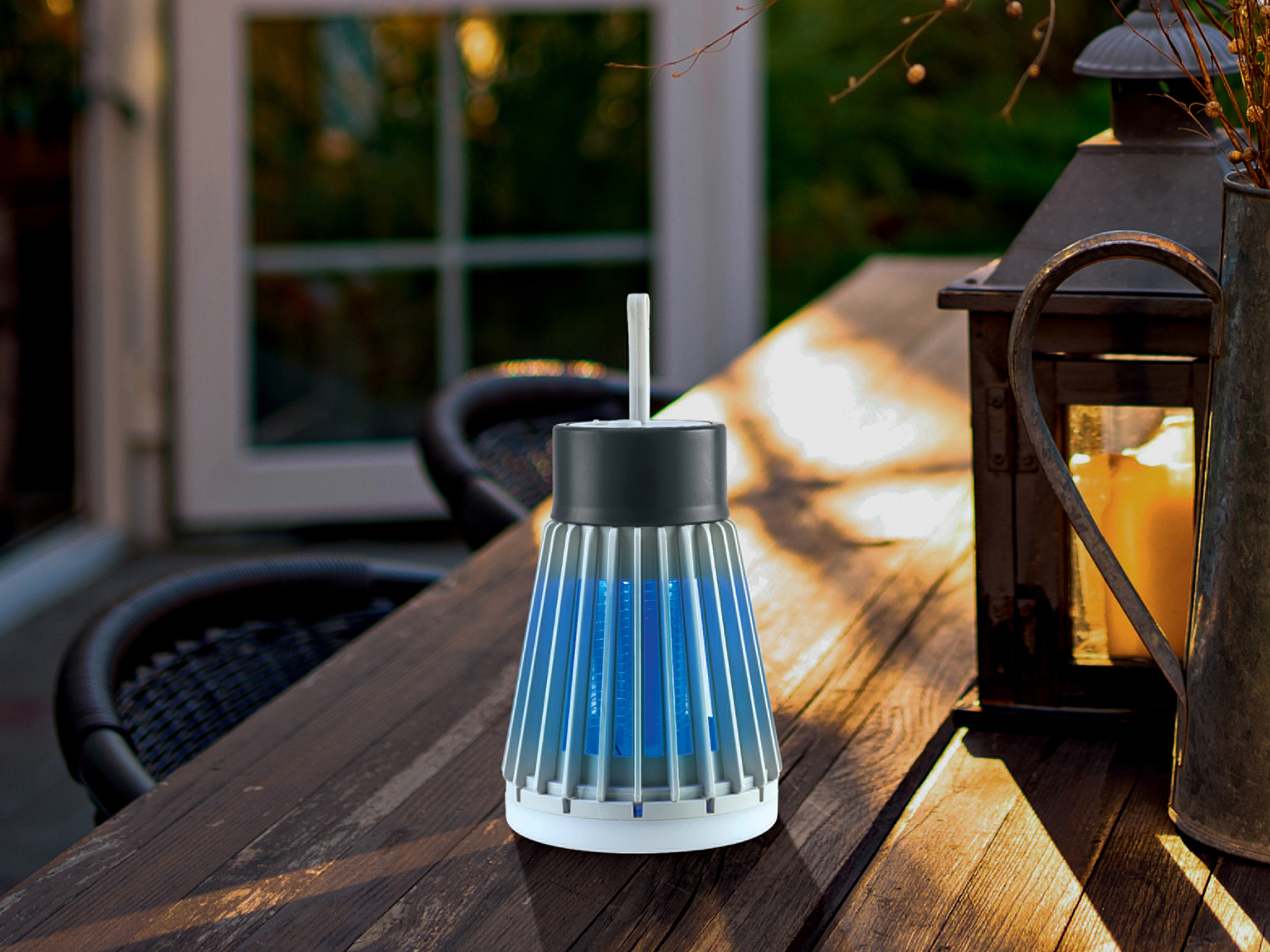 Lampada insetticida LED Livarno, prezzo 14.99 €
- Lampada decorativa ...