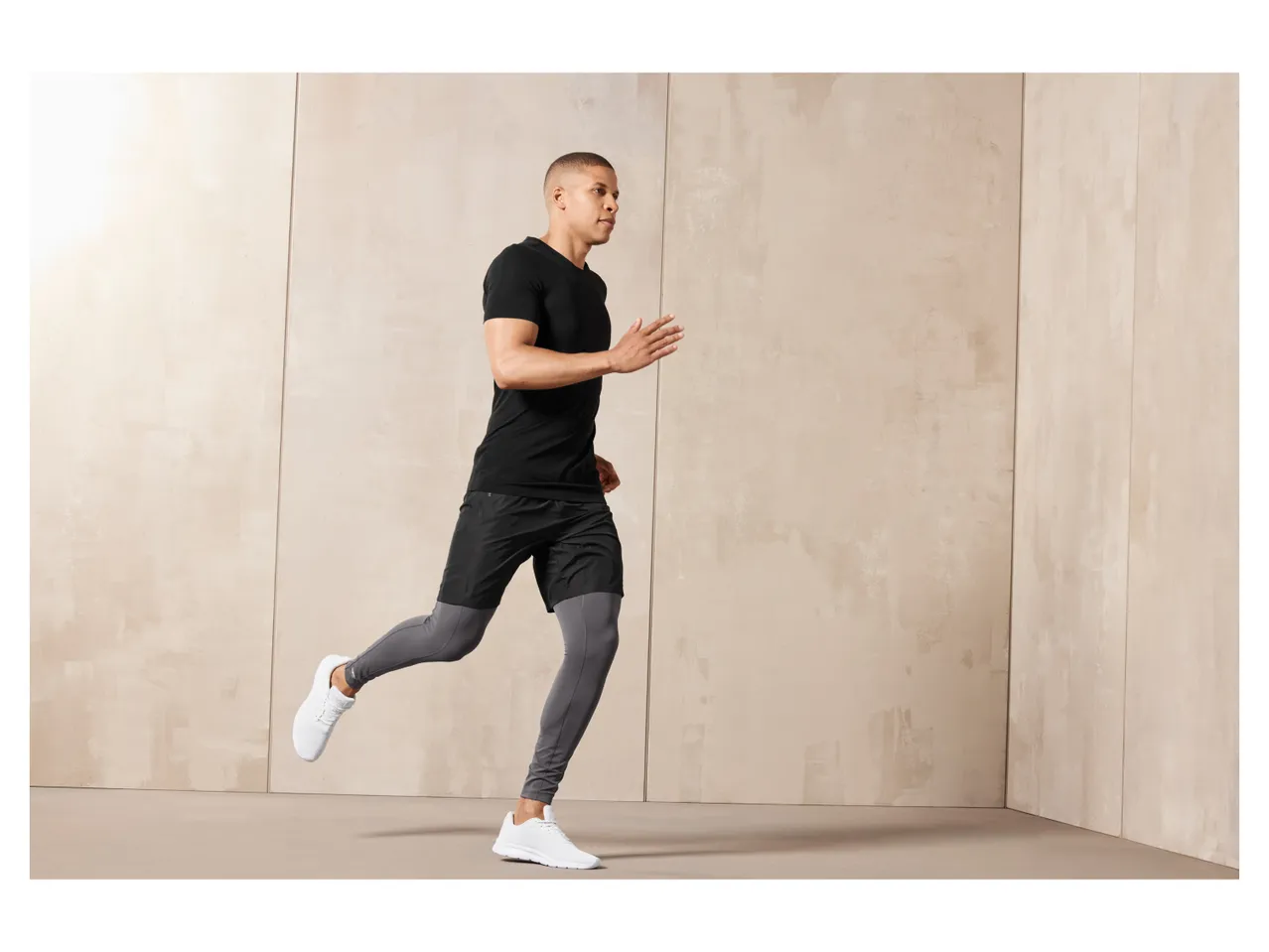 Pantaloni sportivi da uomo , prezzo 12.99 EUR