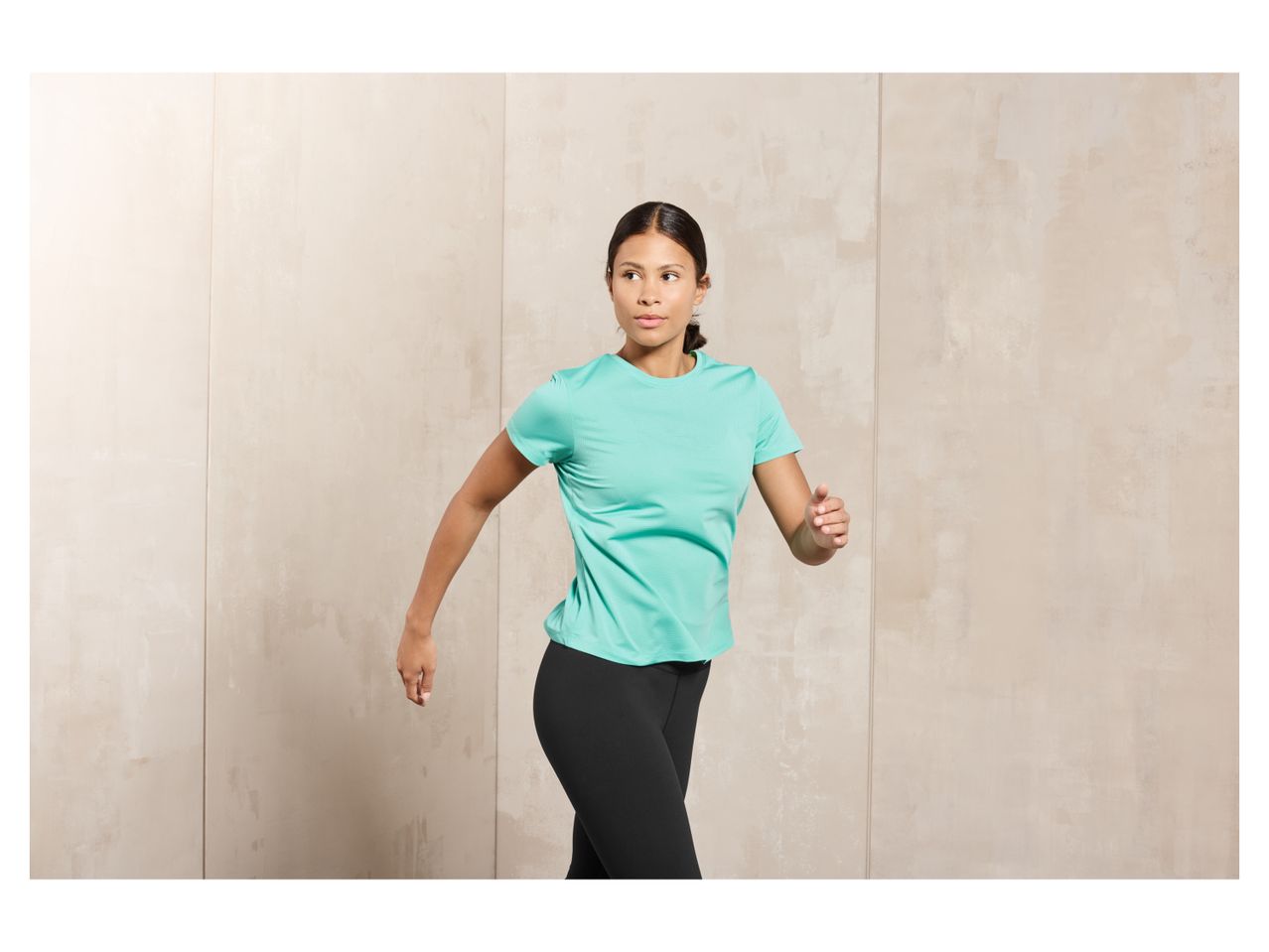 T-shirt sportiva da donna , prezzo 4.99 EUR