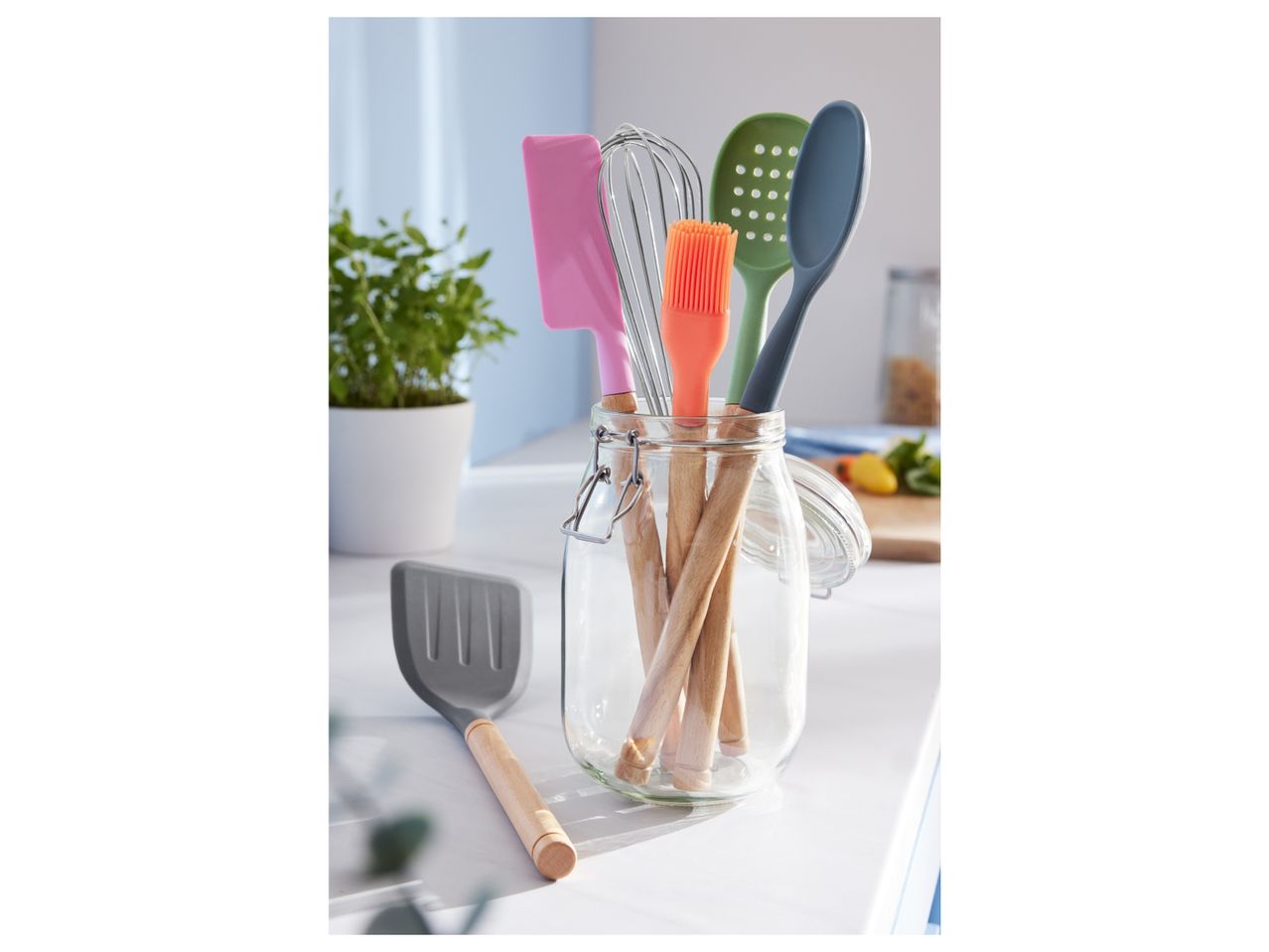 Utensile da cucina , prezzo 2.49 EUR  
Utensile da cucina    
-  Con impugnatura in legno