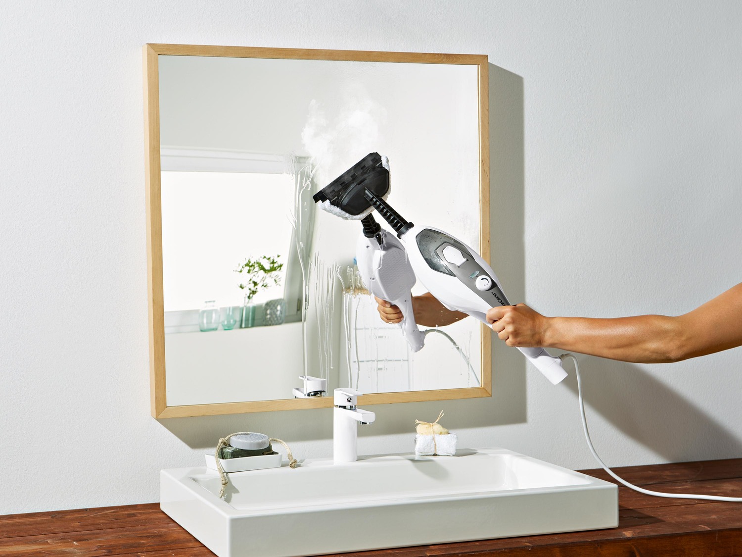 Scopa a vapore e pulitore manuale 2 in 1 Silvercrest, prezzo 49.00 €
- ...