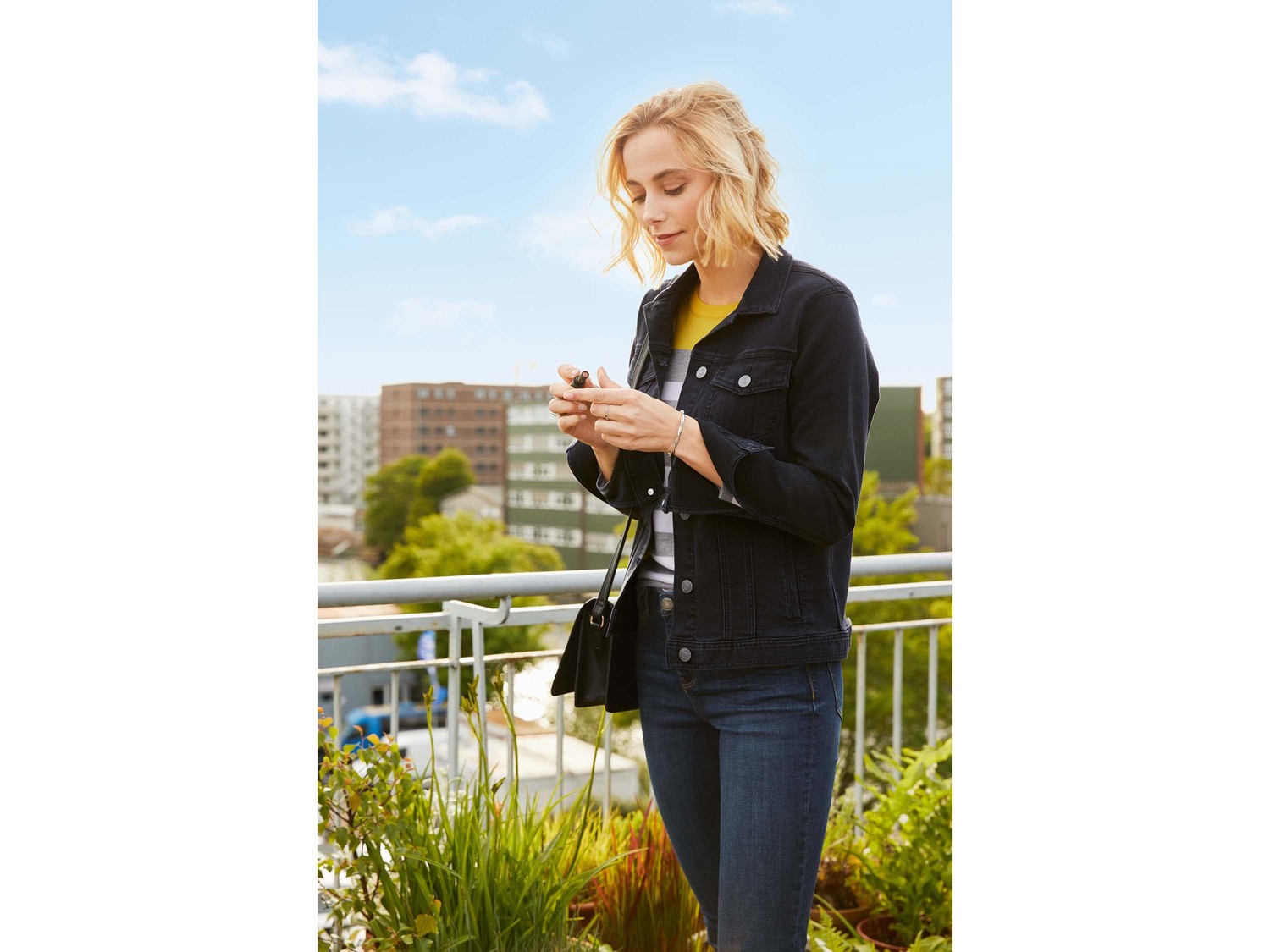 Pullover Esmara, prezzo 9.99 €
Misure: S-L
- Ecovero