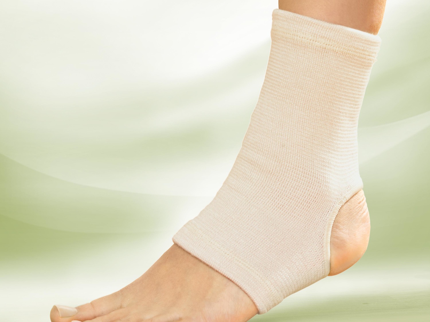 Fascia elastica Sensiplast, prezzo 3.99 &#8364; 
- A scelta tra: ginocchiera, ...