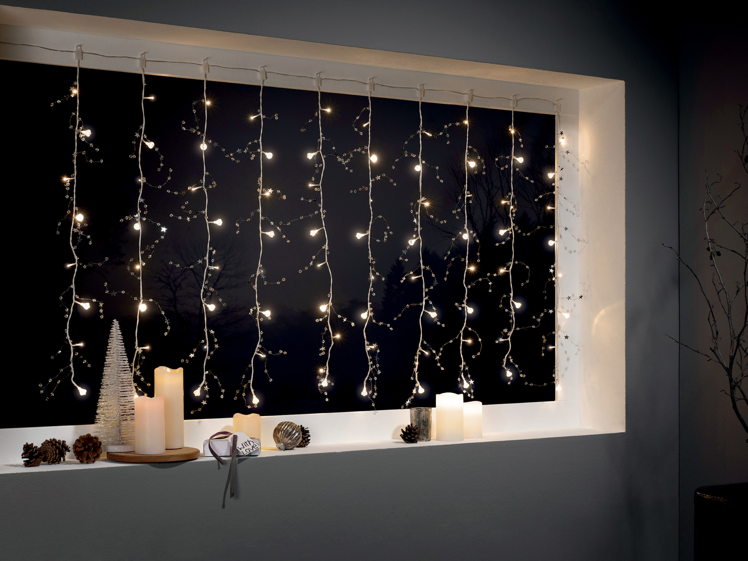 Tenda luminosa a LED Melinera, le prix 17.99 €
- Per interni
- 80 LED ...