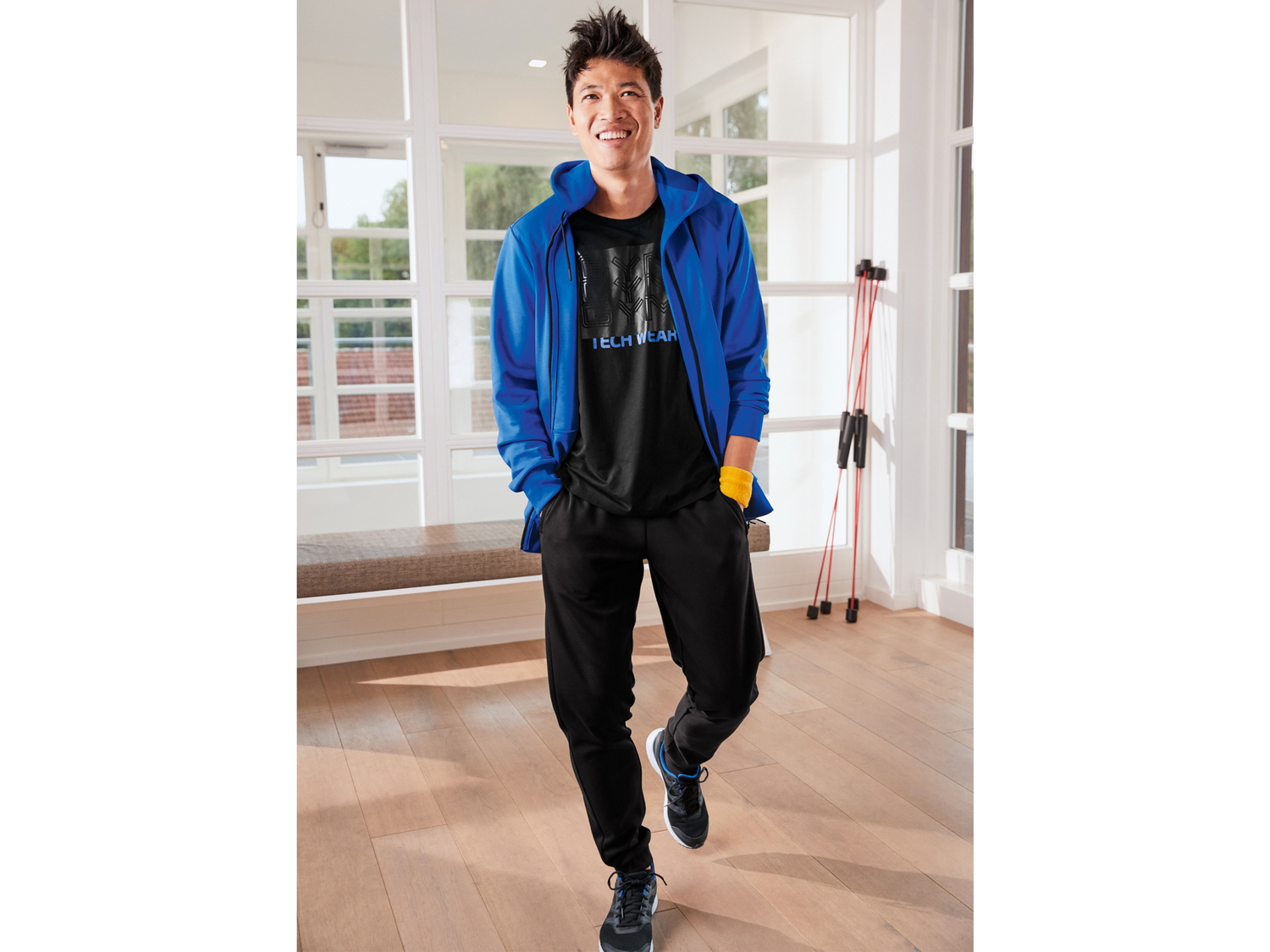 Pantaloni sportivi da uomo Crivit, prezzo 8.99 €
Misure: S-XL
Taglie disponibili
Caratteristiche
- ...