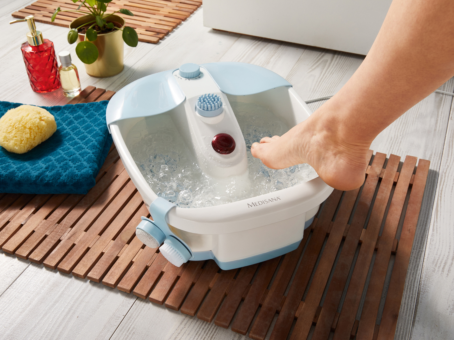 Massaggiatore plantare Medisana, prezzo 24.99 €
- Massaggio con idrobolle e ...