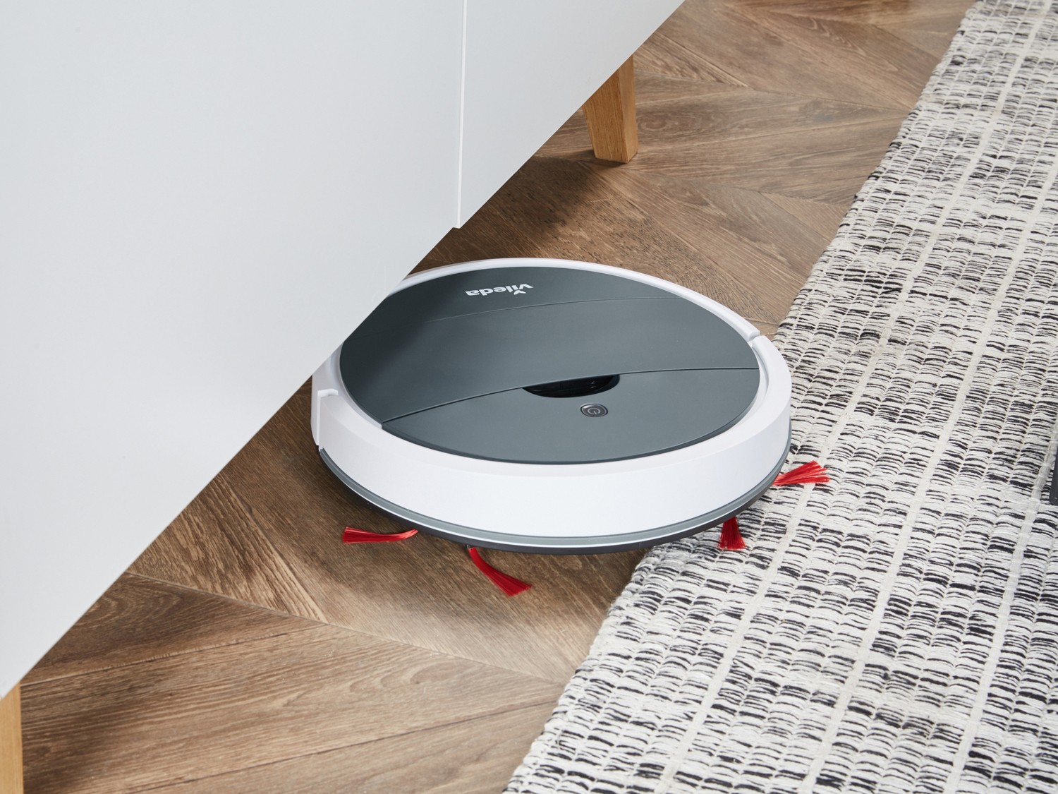 Robot aspirapolvere VR ONE Vileda, prezzo 99.00 €
- Un pratico ausilio per pulire ...