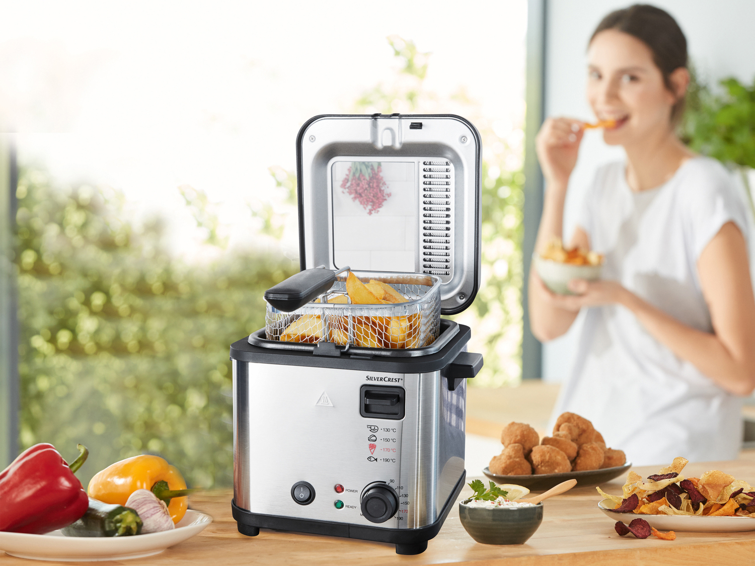 Mini friggitrice 2 in 1 Silvercrest Kitchen Tools, prezzo 19.99 €
- Friggitrice ...
