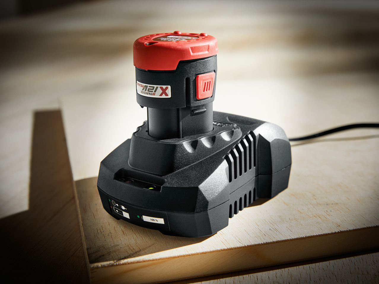 Batteria 2 Ah con caricabatterie , prezzo 19.99 EUR 
Batteria 2 Ah con caricabatterie ...