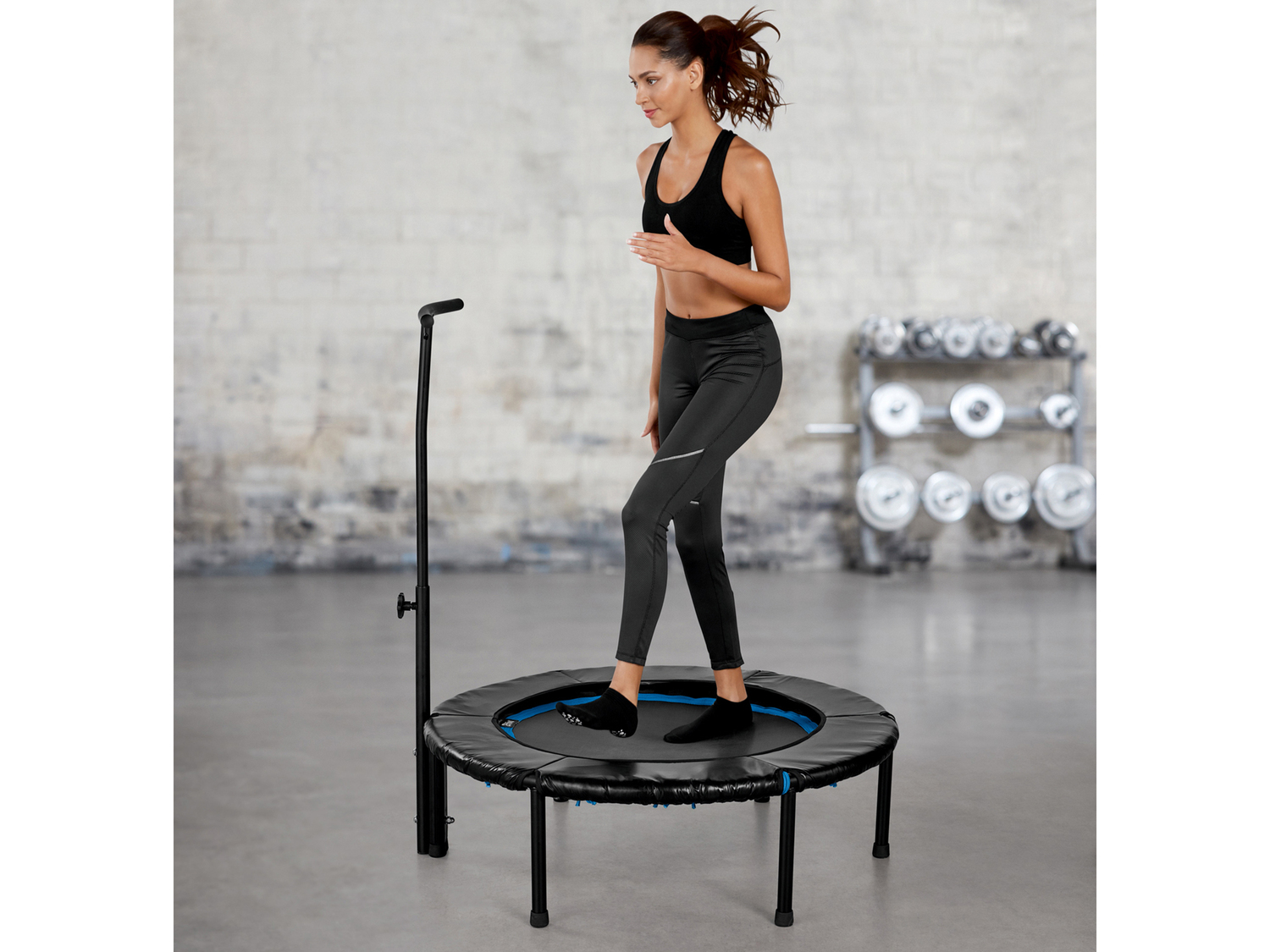 Trampolino con manico a T Crivit, prezzo 79.00 €
- DVD per esercizi incluso
- ...