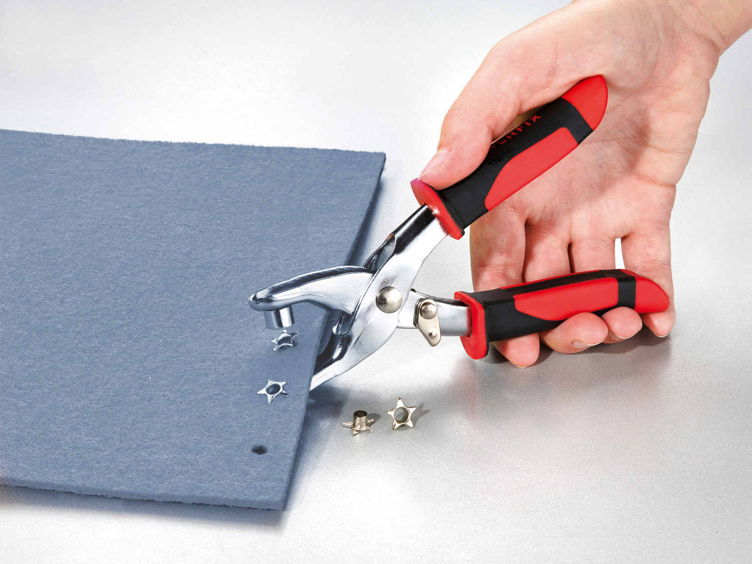 Set pinze da calzolaio Parkside, prezzo 4.99 €
- 1 pinza fustellatrice a revolver, ...