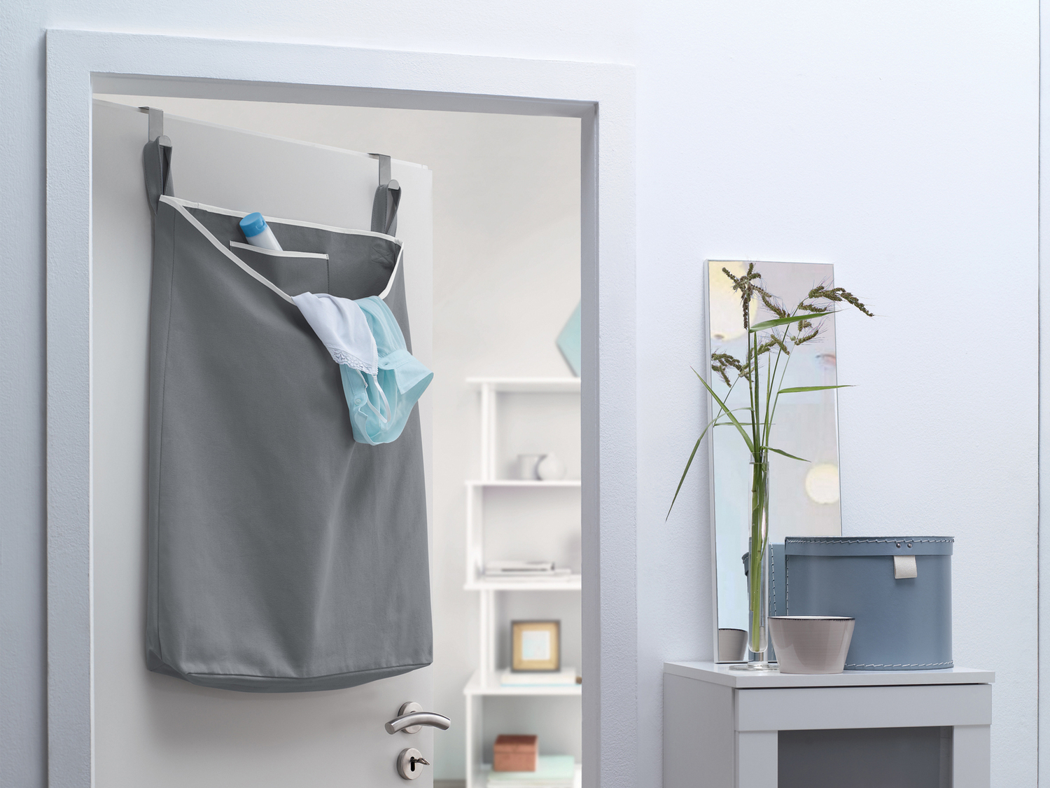 Sacco portabiancheria da porta AquaPur, prezzo 9.99 €
- Cerniera sul lato inferiore ...