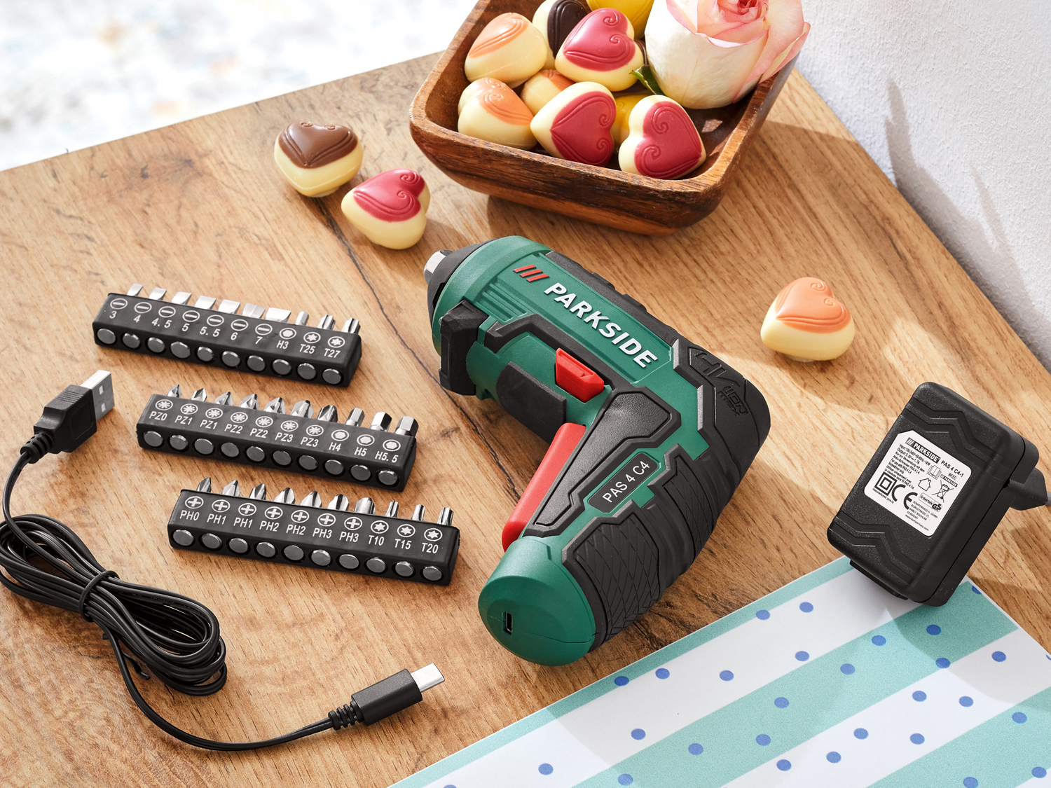 Avvitatore ricaricabile con custodia Parkside, prezzo 19.99 €
- Portabit magnetico ...