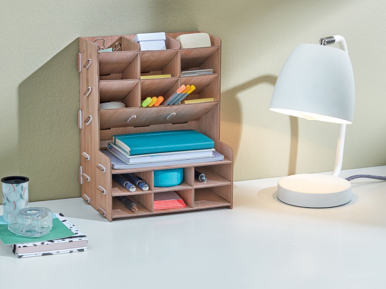 Organizer da scrivania , prezzo 9,99 EUR
Organizer da scrivania
- In robusto cartone ...