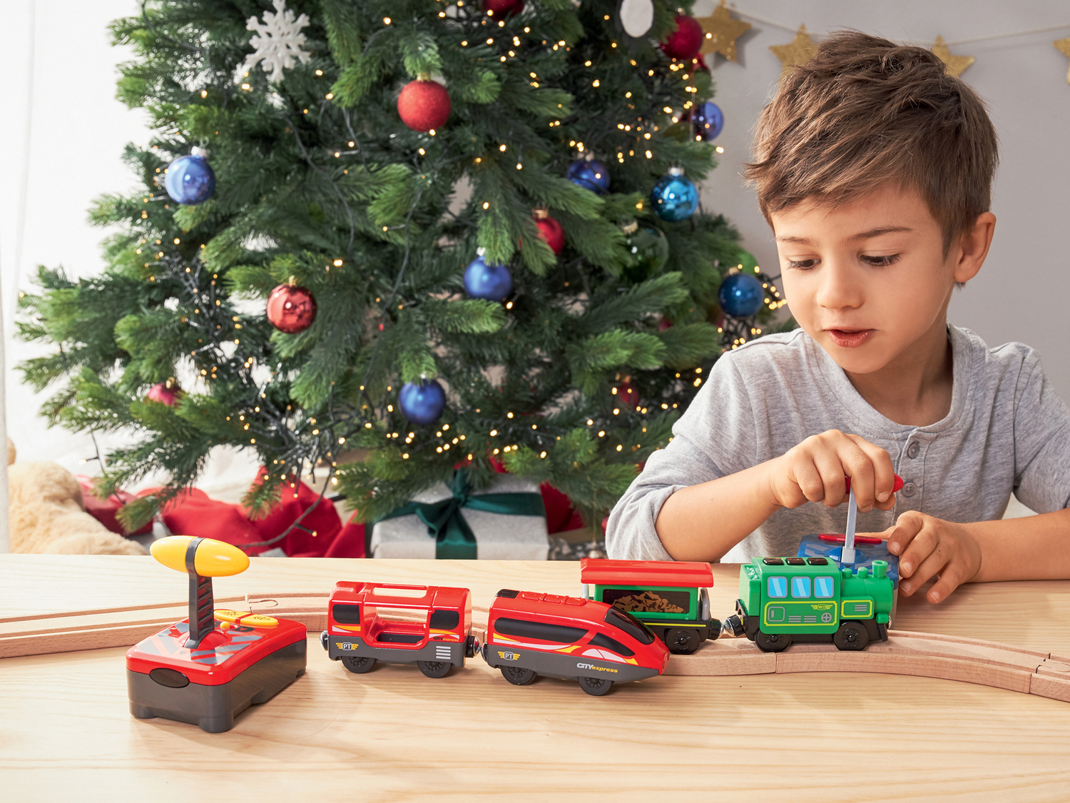 Trenino telecomandato o ricaricabile Playtive, prezzo 14.99 €
- Età ...